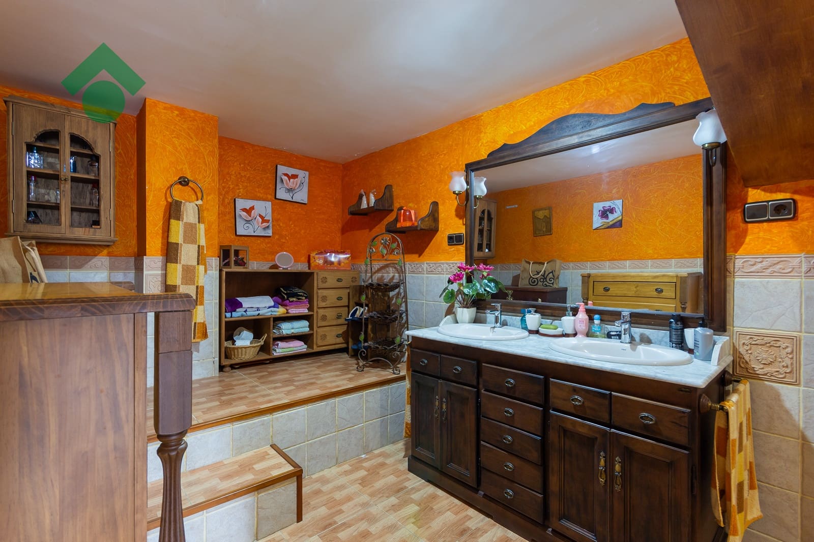 2 soverom Leilighet til salgs i Almunecar med svømmebasseng garasje - € 189 900 (Ref: 9168872)