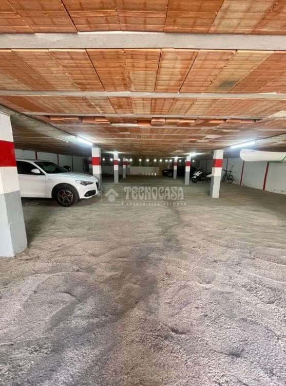 Garage til salg i Almunecar - € 28.000 (Ref: 9246208)