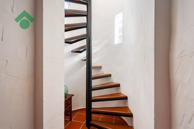 3 makuuhuone Omakotitalo myytävänä paikassa La Herradura, Almuñécar mukana uima-altaan 
autotalli - 379 900 € (Ref: 9352992)