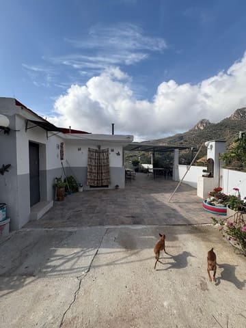 2 soveværelse Finca/Landehus til salg i Almuñécar med swimmingpool - € 299.900 (Ref: 9384936)