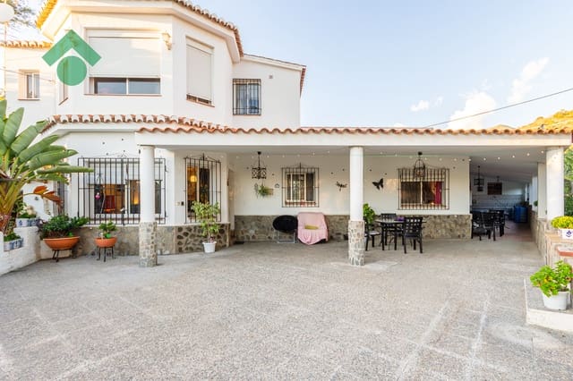 6 sovrum Villa till salu i Almuñécar med garage - 635 000 € (Ref: 9421744)