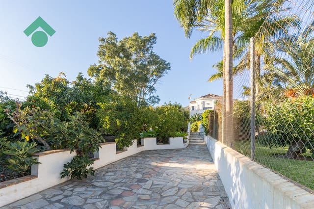 6 sovrum Villa till salu i Almuñécar med garage - 635 000 € (Ref: 9421744)