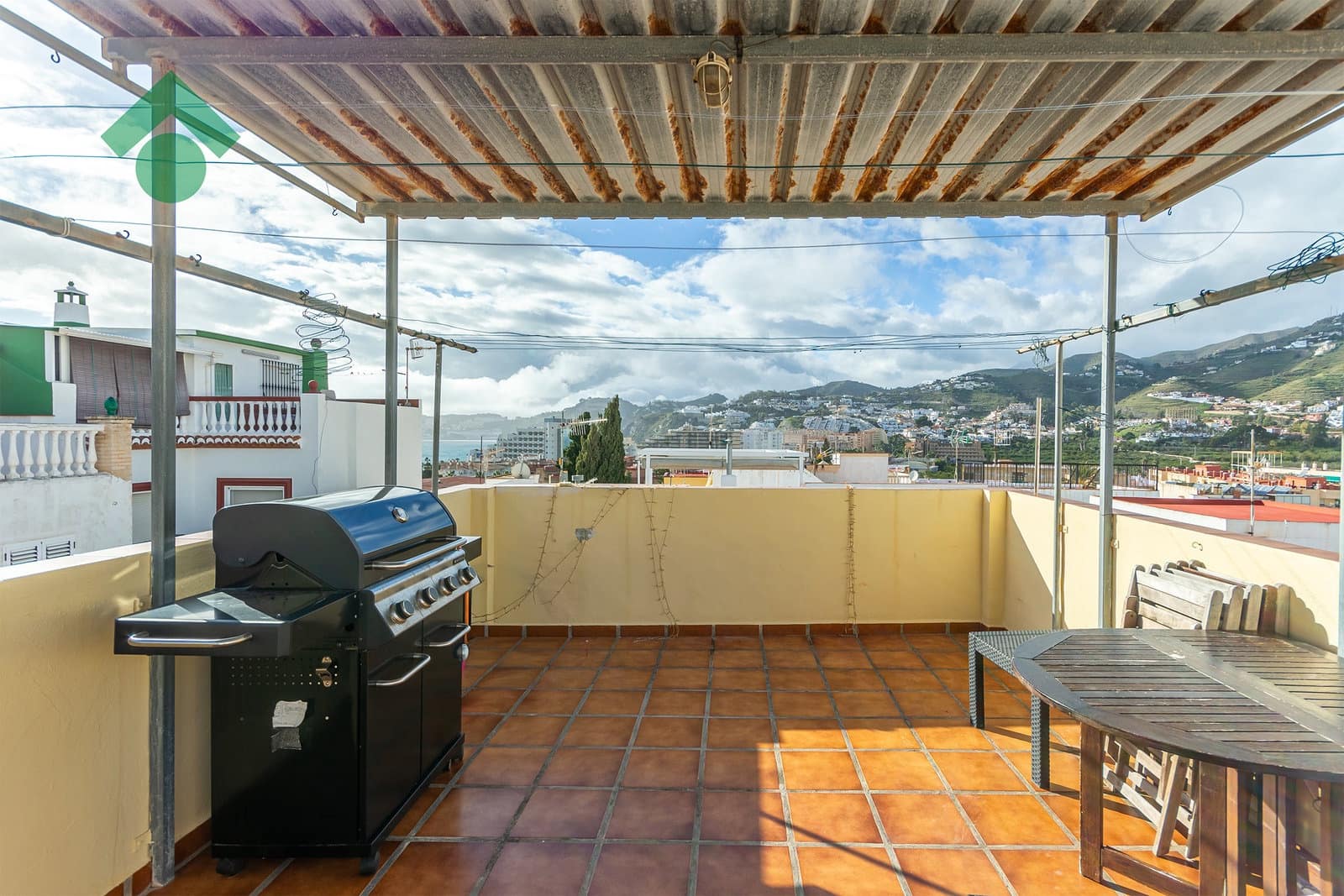 4 bedroom Terraced Villa for sale in Almunecar - € 189,900 (Ref: 9606997)