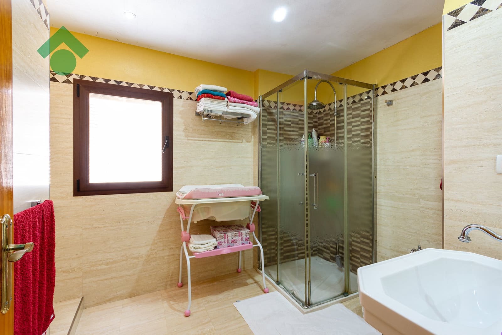 4 bedroom Terraced Villa for sale in Almunecar - € 189,900 (Ref: 9606997)