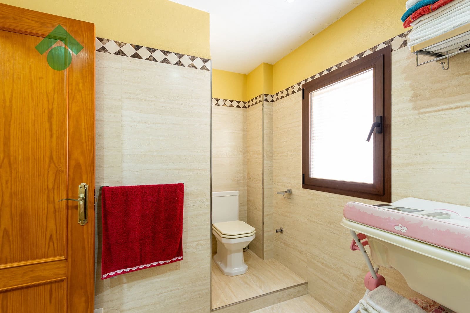4 bedroom Terraced Villa for sale in Almunecar - € 189,900 (Ref: 9606997)