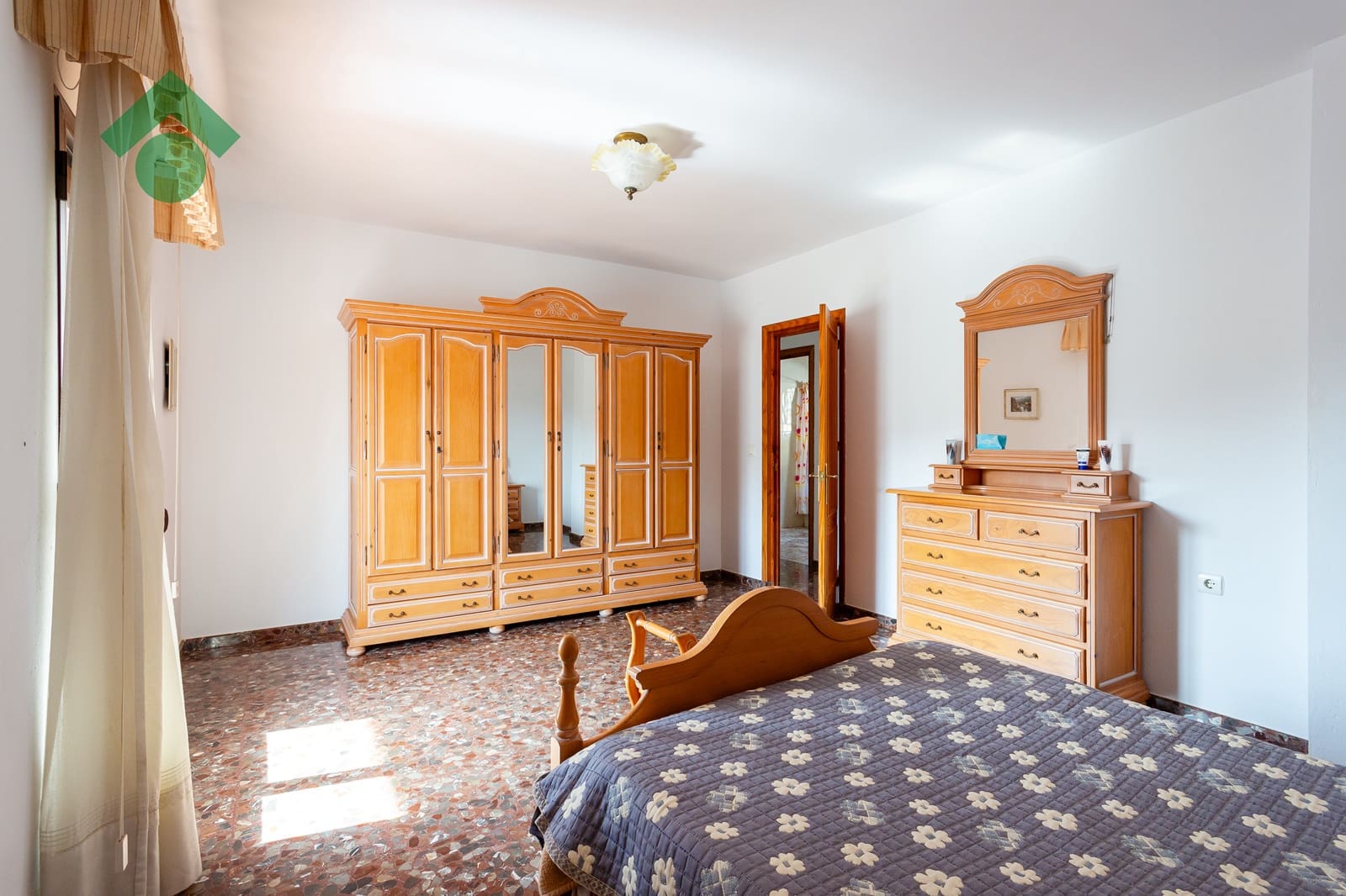 Chalet de 6 habitaciones en Almuñécar en venta con garaje - 499.900 € (Ref: 9645818)