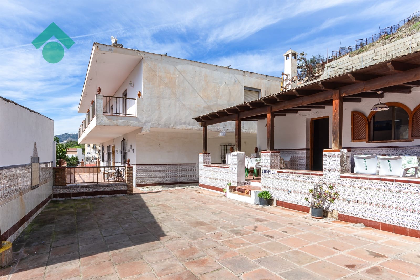 Chalet de 6 habitaciones en Almuñécar en venta con garaje - 499.900 € (Ref: 9645818)