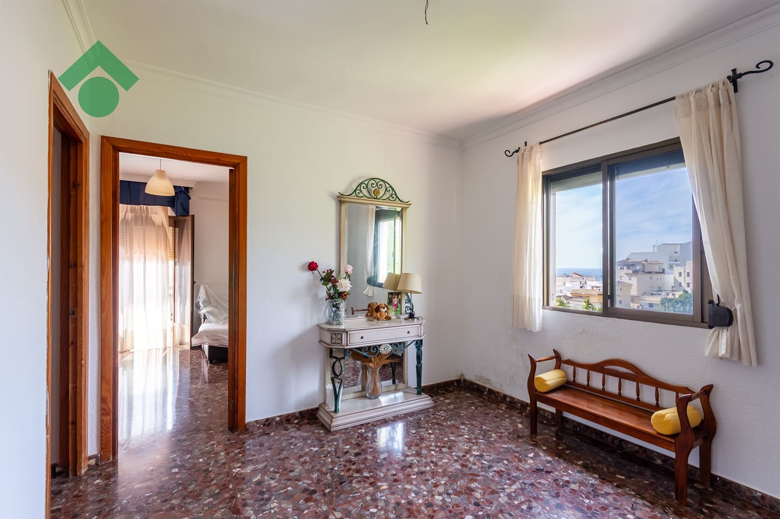 Chalet de 6 habitaciones en Almuñécar en venta con garaje - 499.900 € (Ref: 9645818)