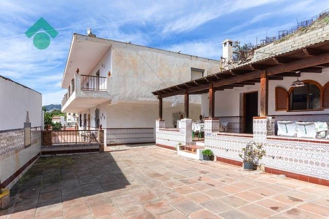 Chalet de 6 habitaciones en Almuñécar en venta con garaje - 499.900 € (Ref: 9645818)