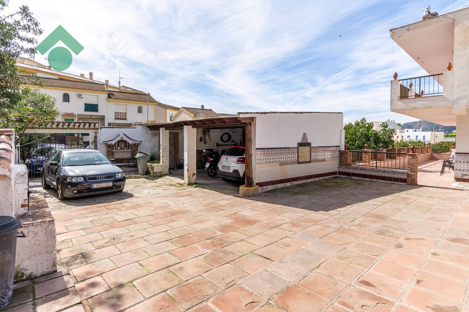 Chalet de 6 habitaciones en Almuñécar en venta con garaje - 499.900 € (Ref: 9645818)