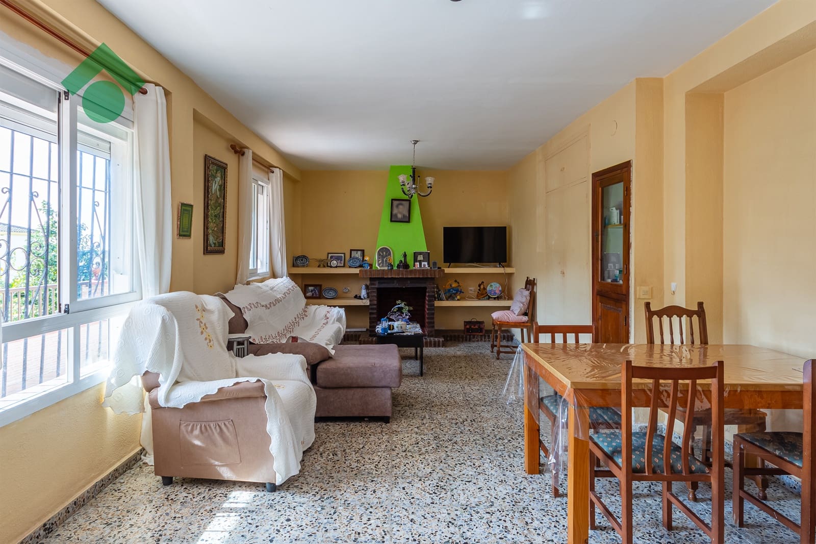 Chalet de 6 habitaciones en Almuñécar en venta con garaje - 499.900 € (Ref: 9645818)