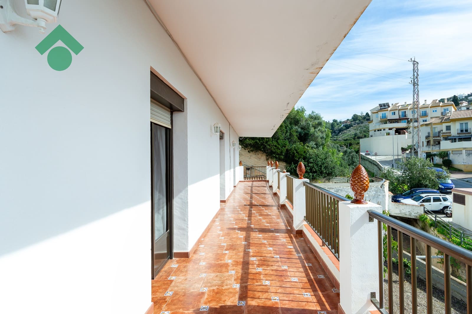 Chalet de 6 habitaciones en Almuñécar en venta con garaje - 499.900 € (Ref: 9645818)