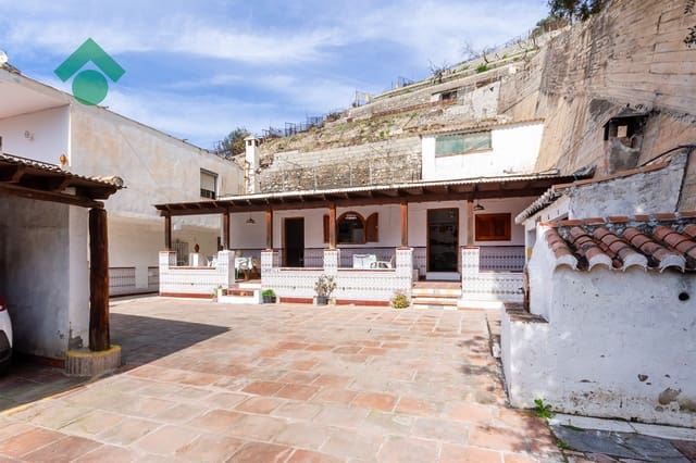 Chalet de 6 habitaciones en Almuñécar en venta con garaje - 499.900 € (Ref: 9645818)