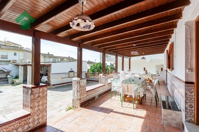 Chalet de 6 habitaciones en Almuñécar en venta con garaje - 499.900 € (Ref: 9645818)