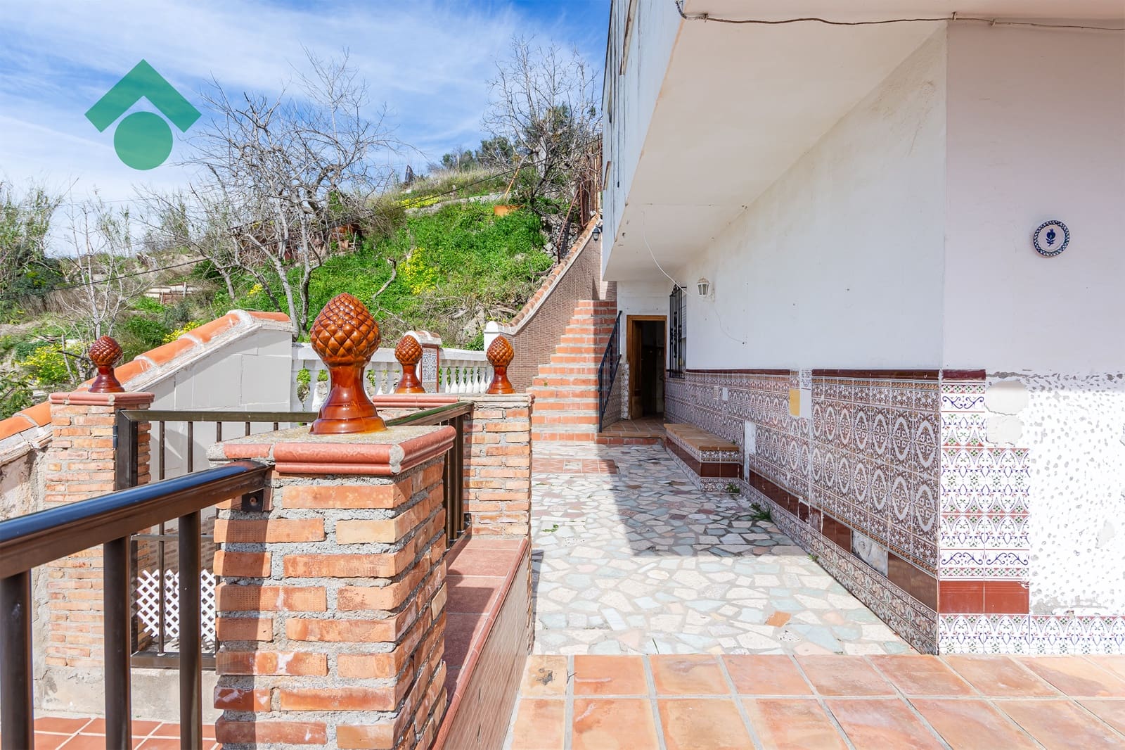 Chalet de 6 habitaciones en Almuñécar en venta con garaje - 499.900 € (Ref: 9645818)