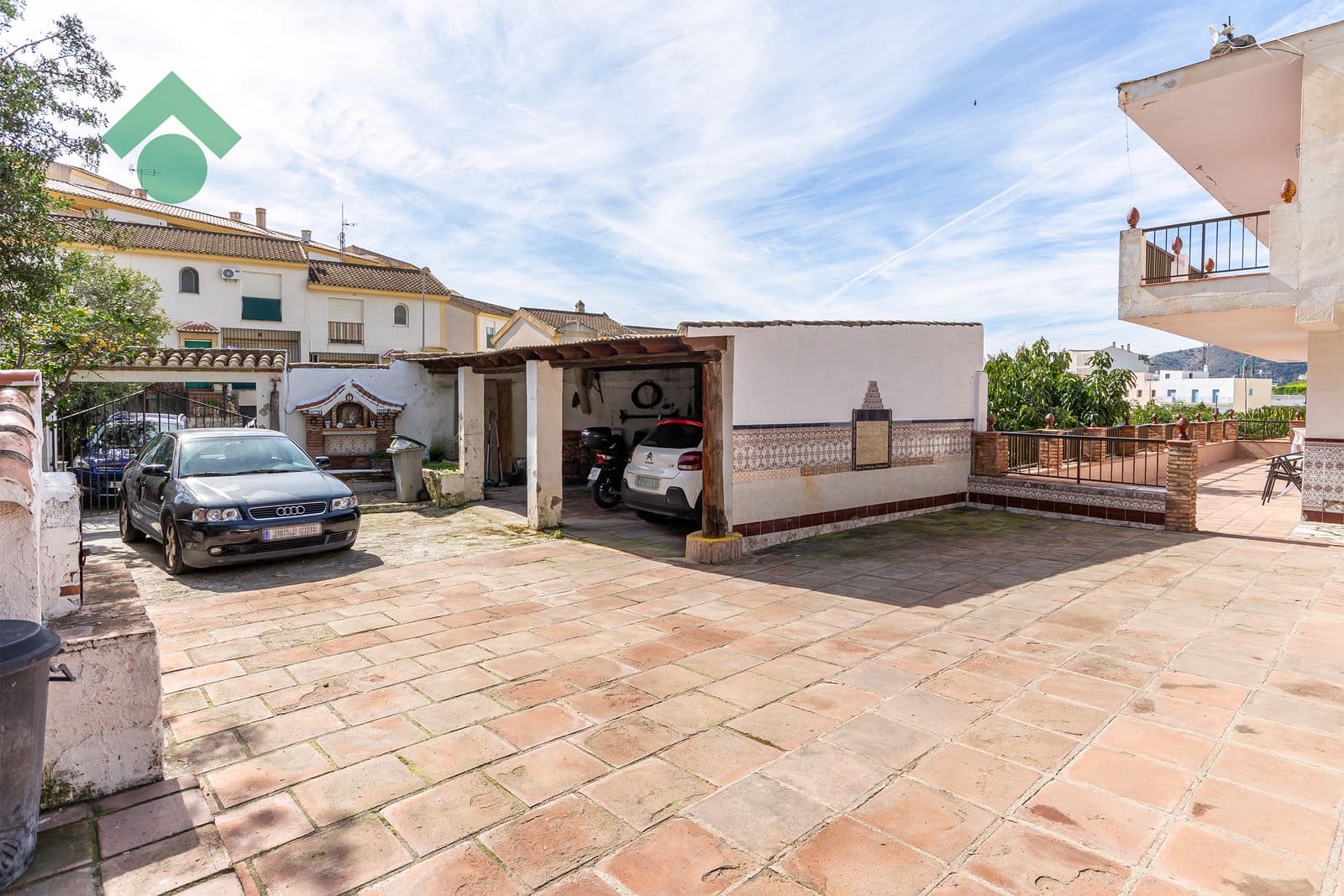 Chalet de 6 habitaciones en Almuñécar en venta con garaje - 499.900 € (Ref: 9645818)
