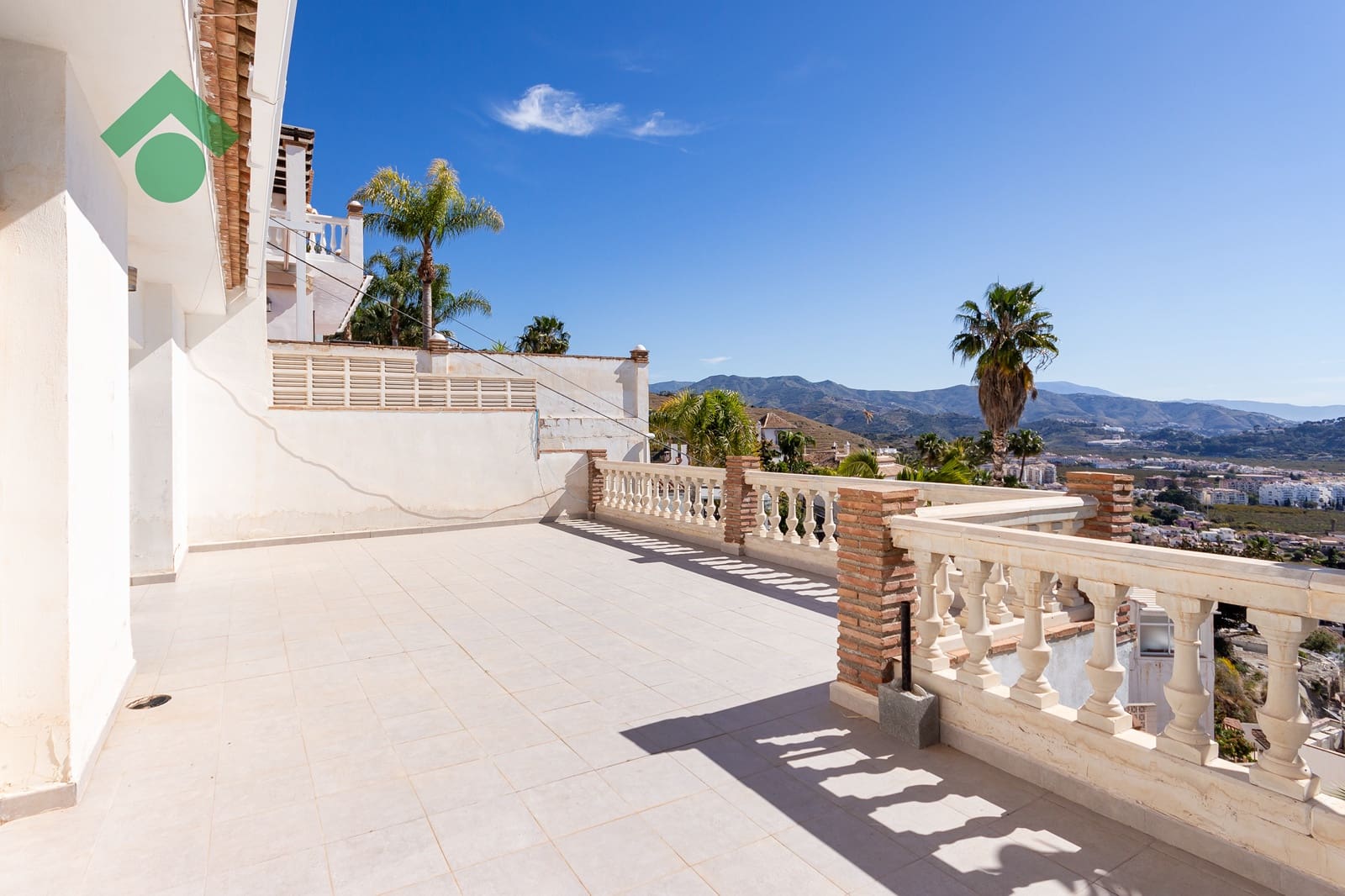 3 quarto Moradia em Banda para venda em Almunecar com piscina garagem - 399 900 € (Ref: 9807017)