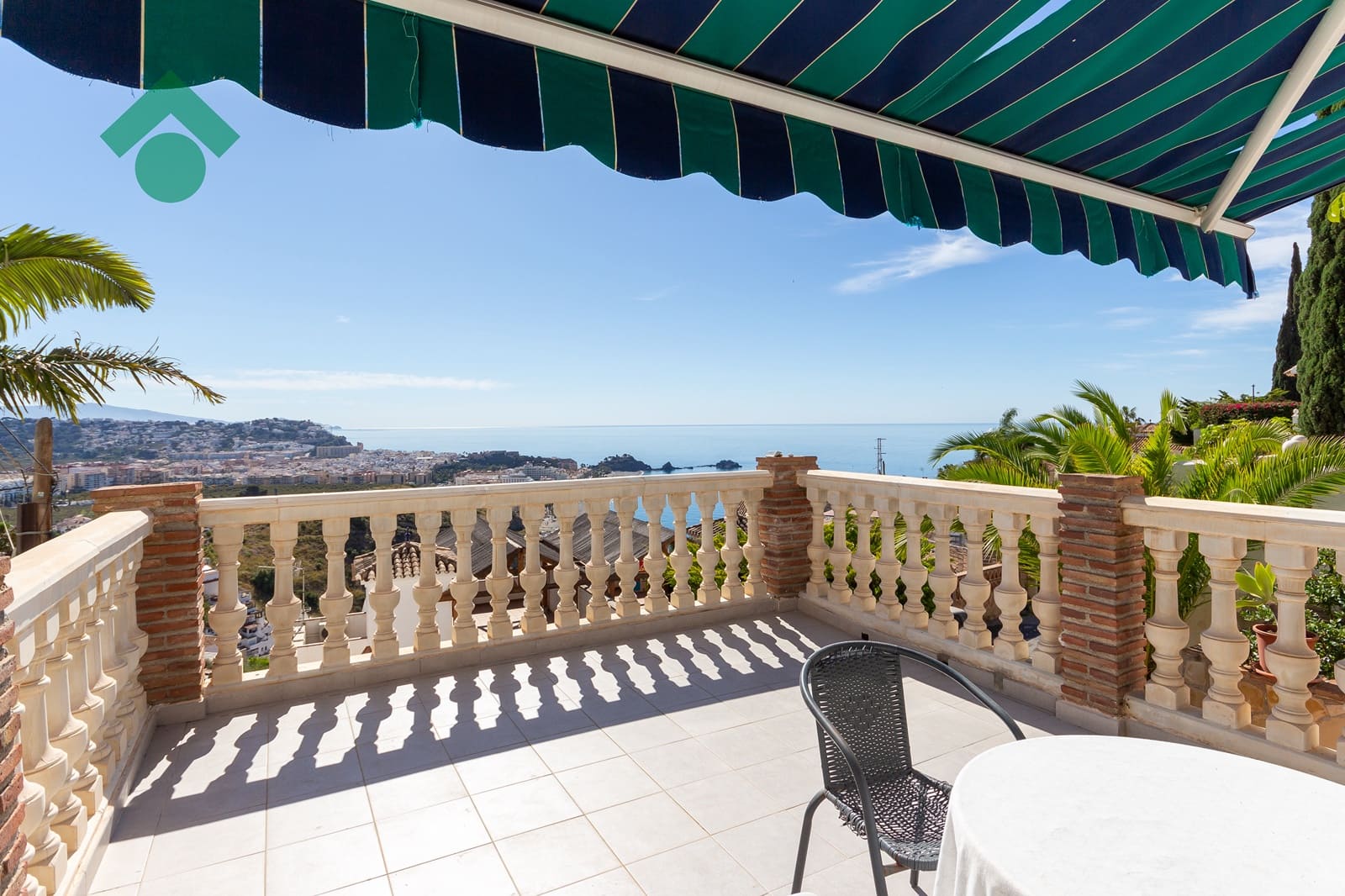 3 quarto Moradia em Banda para venda em Almunecar com piscina garagem - 399 900 € (Ref: 9807017)