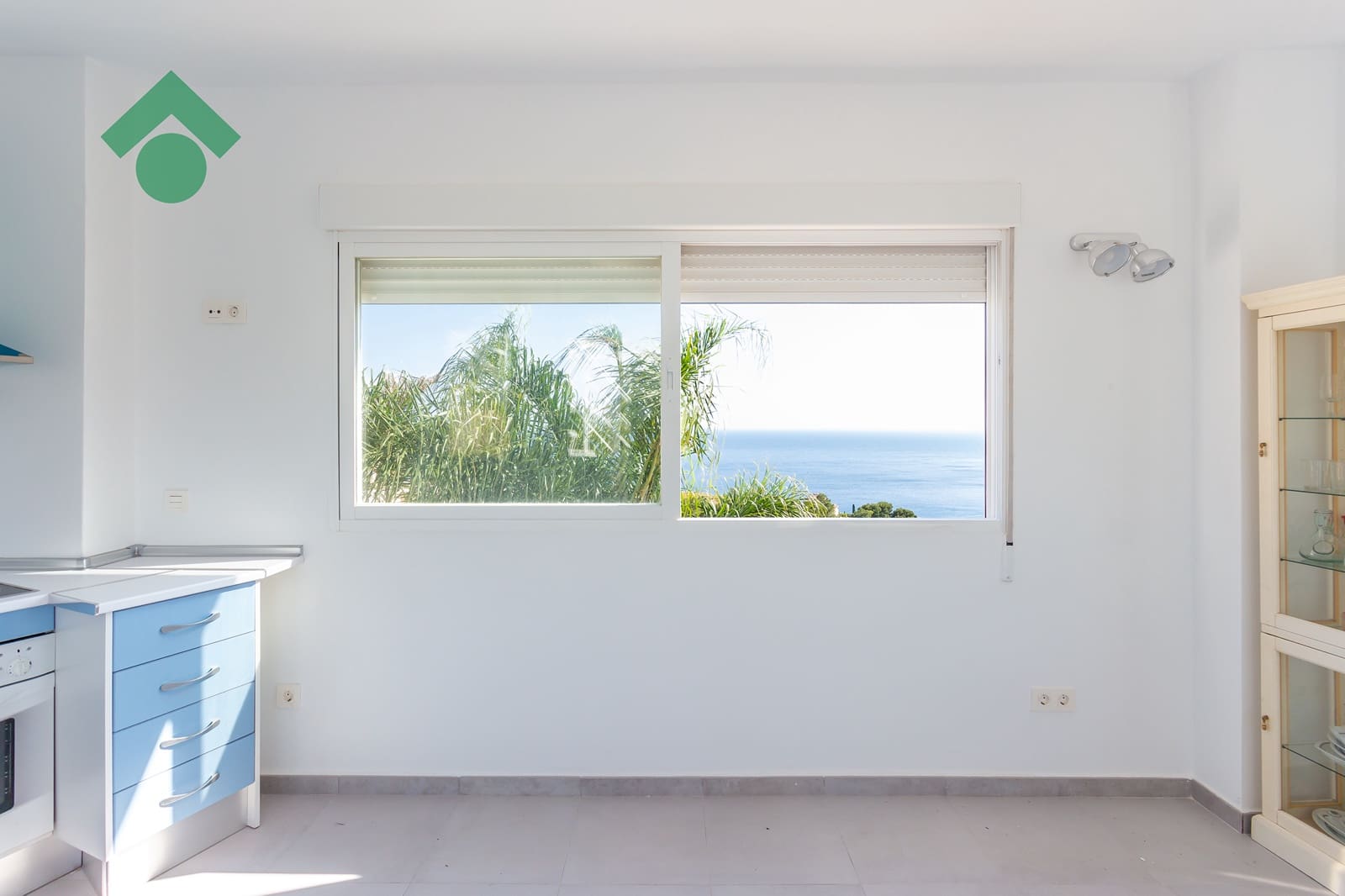 2 bedroom Villa for sale in Almunecar with garage - € 239,900 (Ref: 9818614)