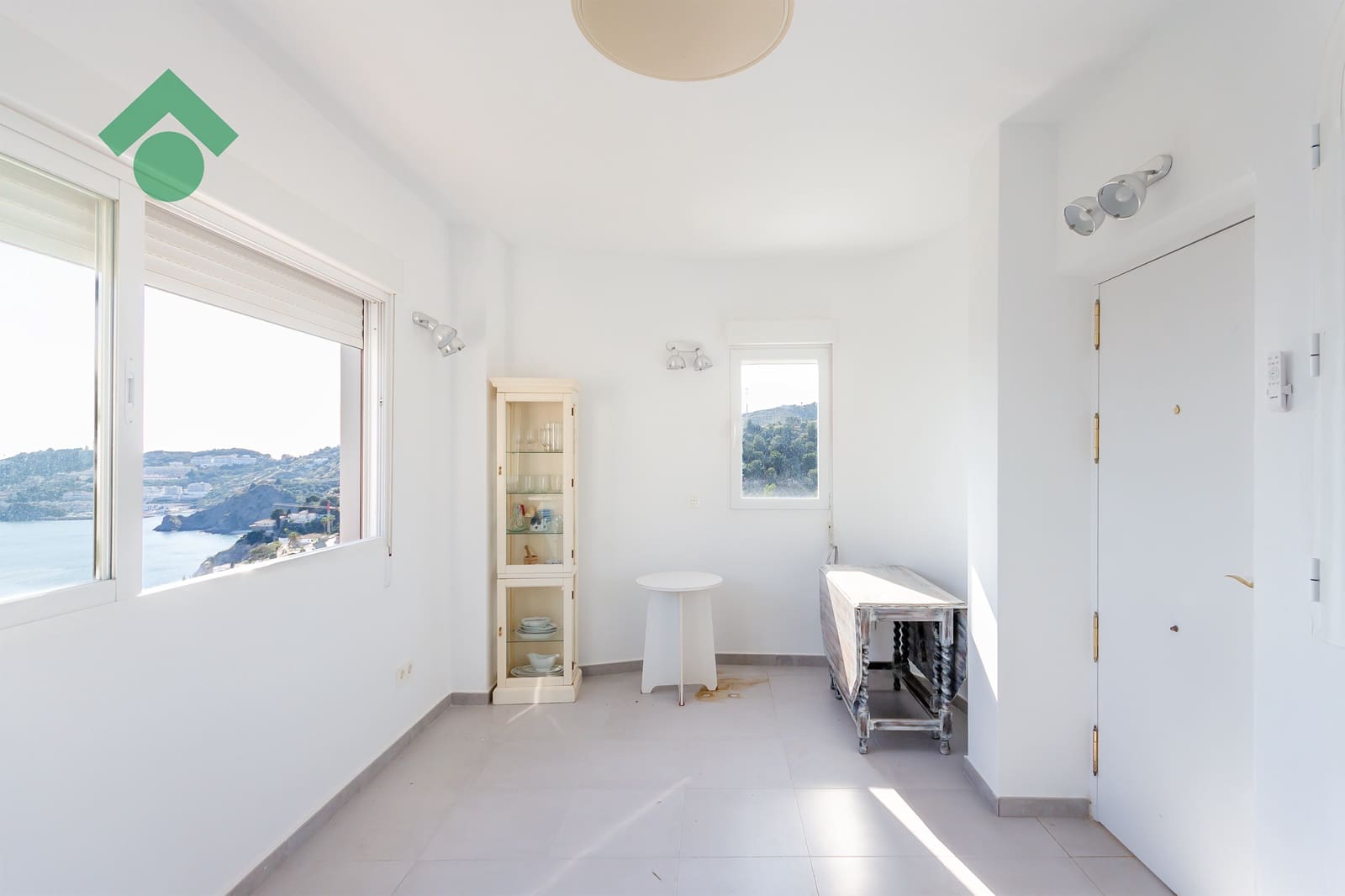 2 bedroom Villa for sale in Almunecar with garage - € 239,900 (Ref: 9818614)
