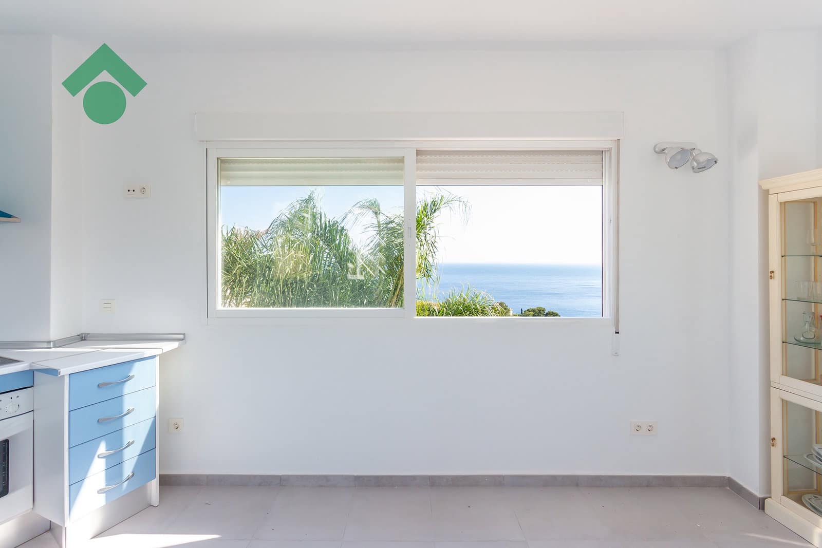 2 bedroom Villa for sale in Almunecar with garage - € 239,900 (Ref: 9818614)