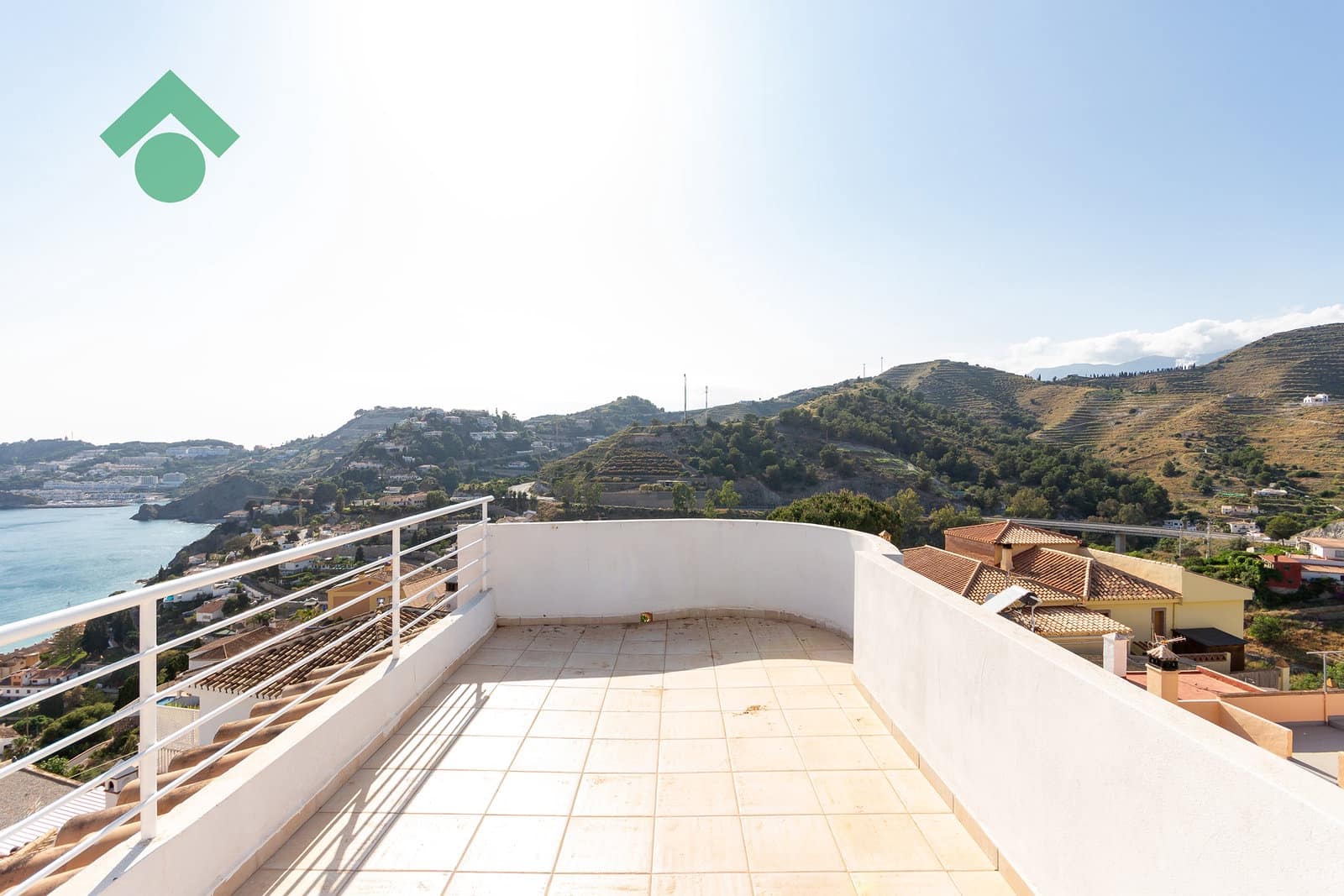 2 bedroom Villa for sale in Almunecar with garage - € 239,900 (Ref: 9818614)