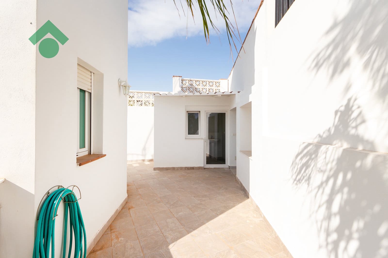 2 bedroom Villa for sale in Almunecar with garage - € 239,900 (Ref: 9818614)