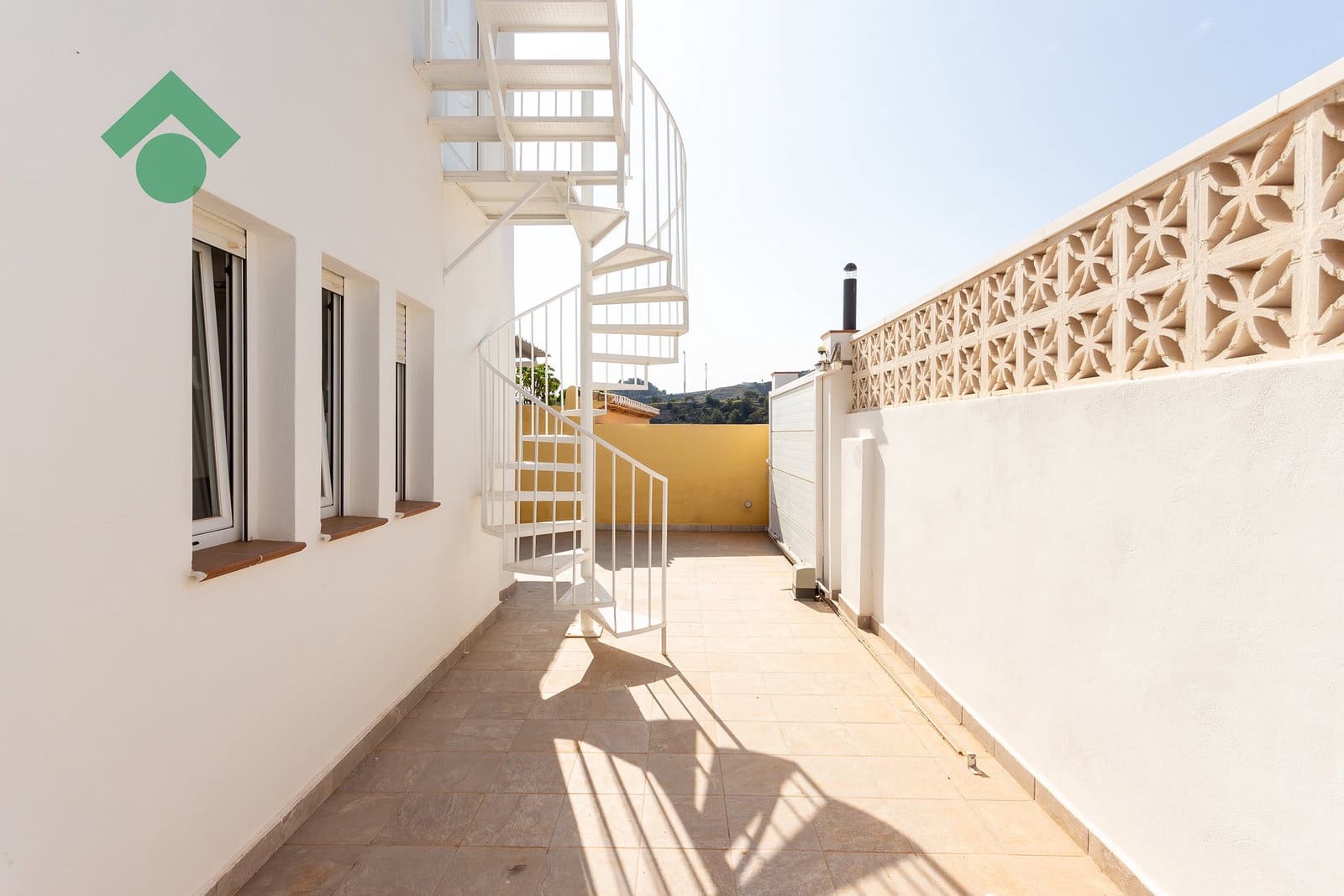 2 bedroom Villa for sale in Almunecar with garage - € 239,900 (Ref: 9818614)