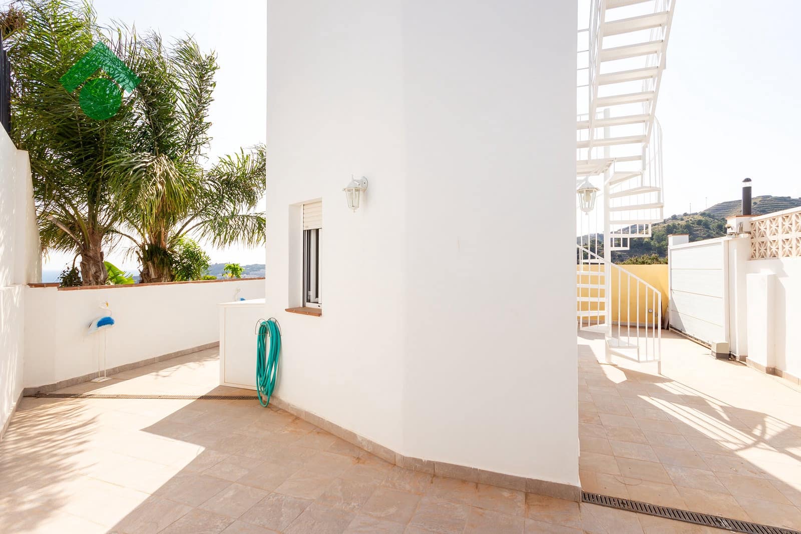 2 bedroom Villa for sale in Almunecar with garage - € 239,900 (Ref: 9818614)