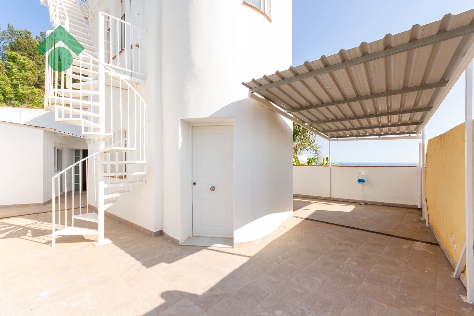 2 bedroom Villa for sale in Almunecar with garage - € 239,900 (Ref: 9818614)