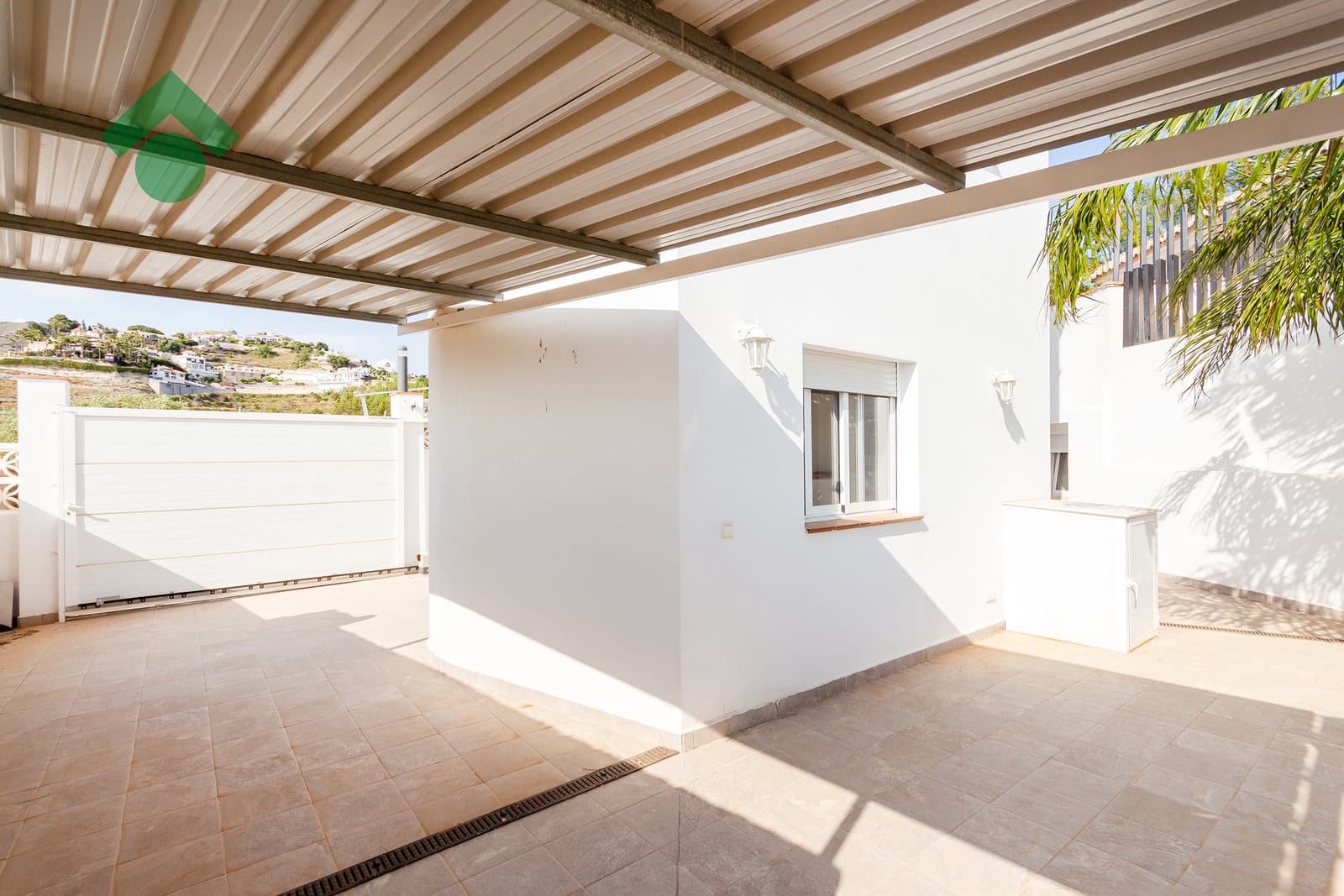 2 bedroom Villa for sale in Almunecar with garage - € 239,900 (Ref: 9818614)