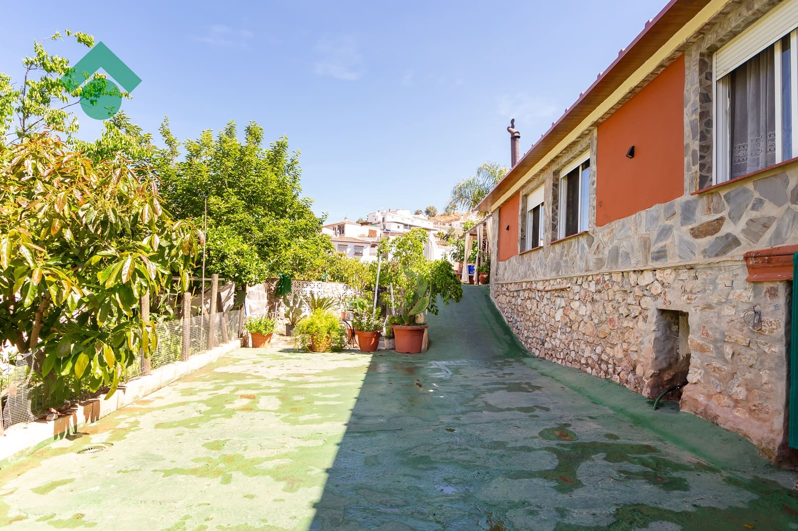 5 bedroom Villa for sale in Almunecar - € 255,000 (Ref: 9830384)