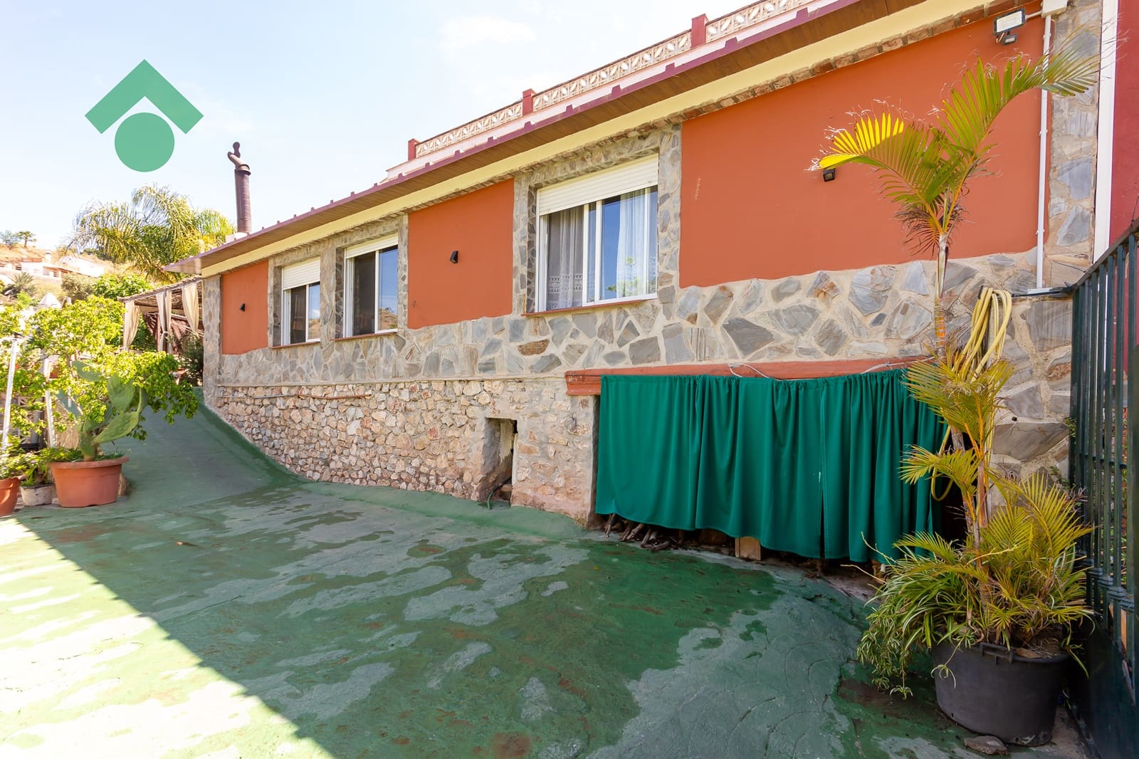 5 bedroom Villa for sale in Almunecar - € 255,000 (Ref: 9830384)