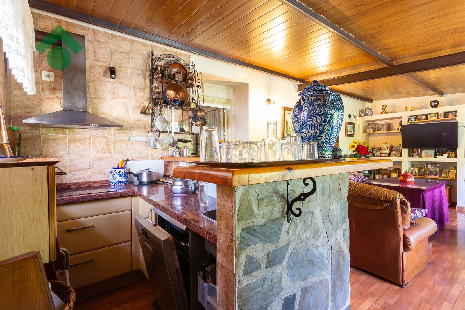 5 bedroom Villa for sale in Almunecar - € 255,000 (Ref: 9830384)