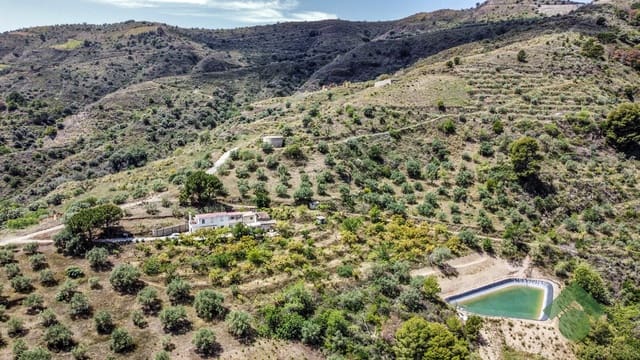 5 soveværelse Finca/Landehus til salg i Almuñécar med garage - € 129.900 (Ref: 9830386)