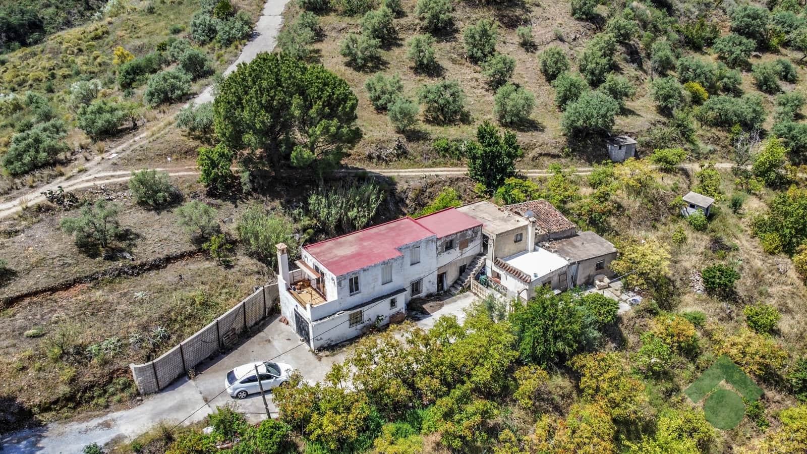 5 bedroom Finca/Country House for sale in Almunecar with garage - € 129,900 (Ref: 9830386)