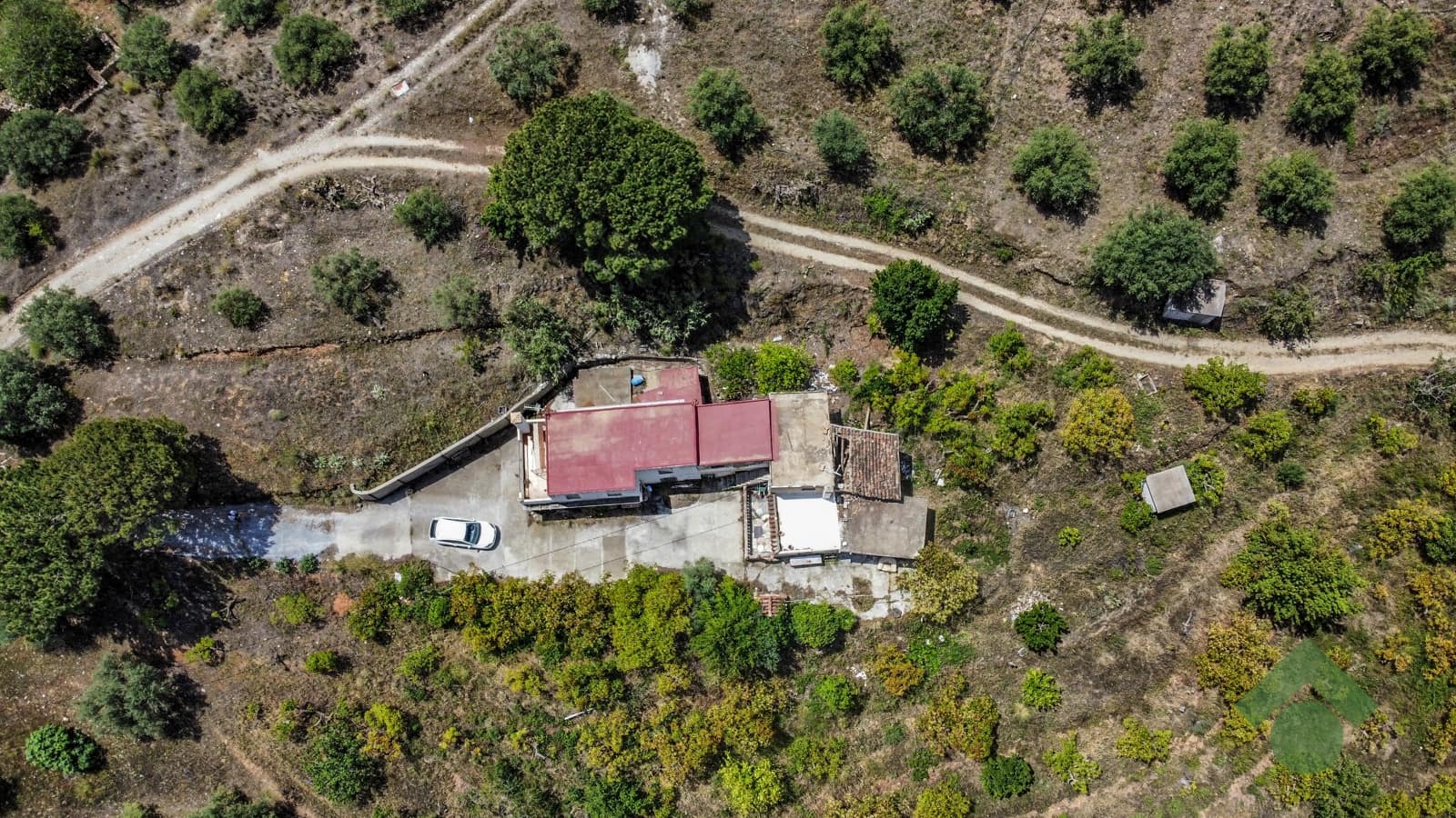 5 bedroom Finca/Country House for sale in Almunecar with garage - € 129,900 (Ref: 9830386)