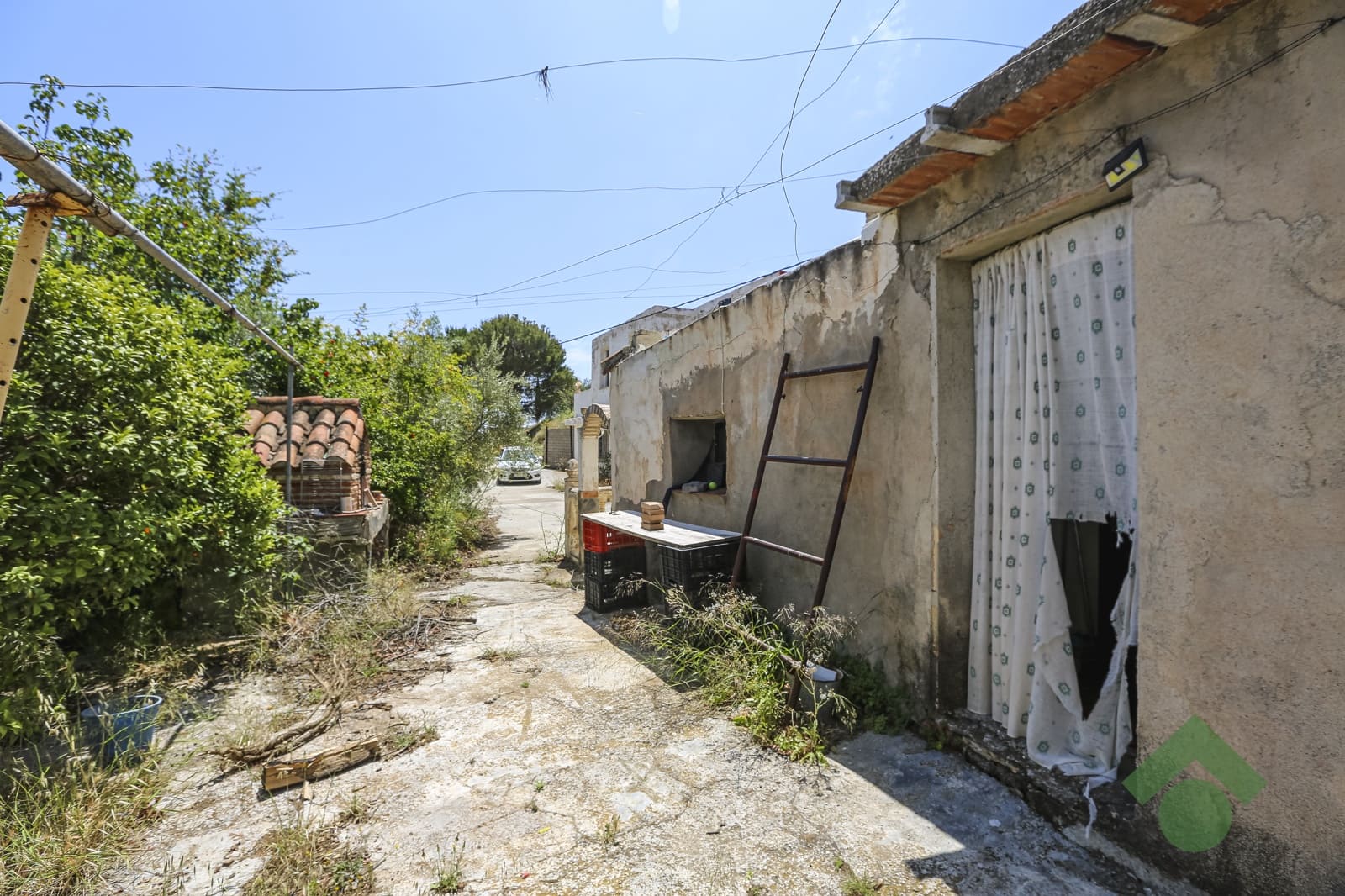 5 bedroom Finca/Country House for sale in Almunecar with garage - € 129,900 (Ref: 9830386)