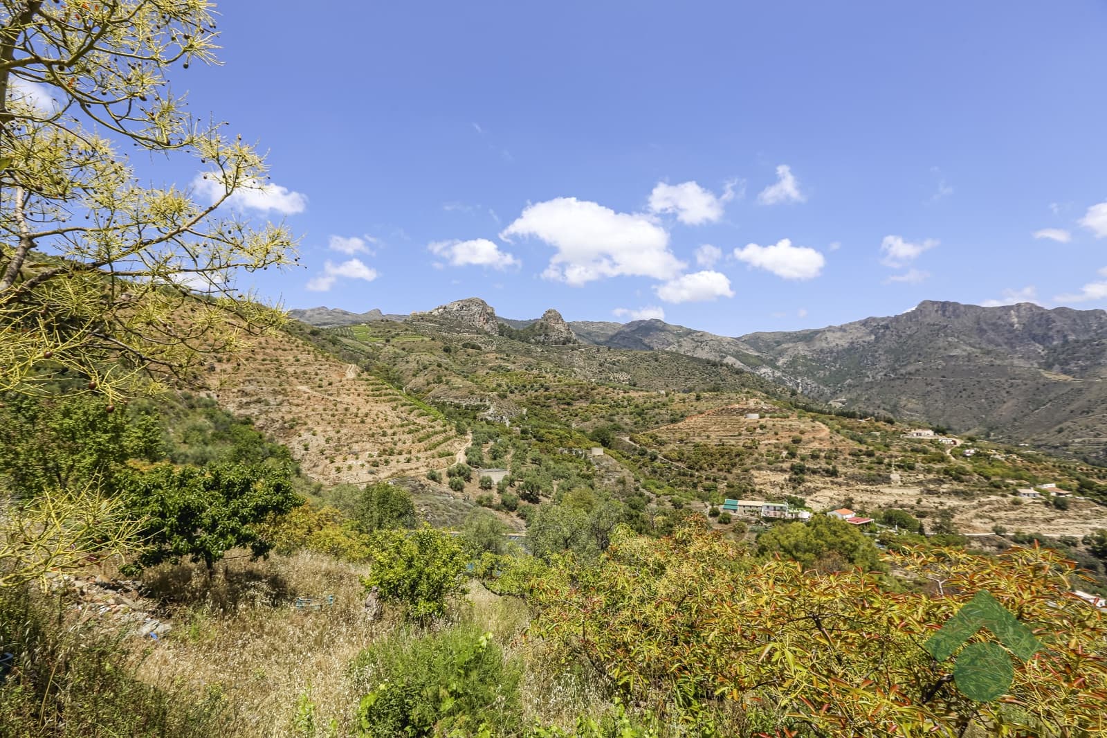 5 bedroom Finca/Country House for sale in Almunecar with garage - € 129,900 (Ref: 9830386)