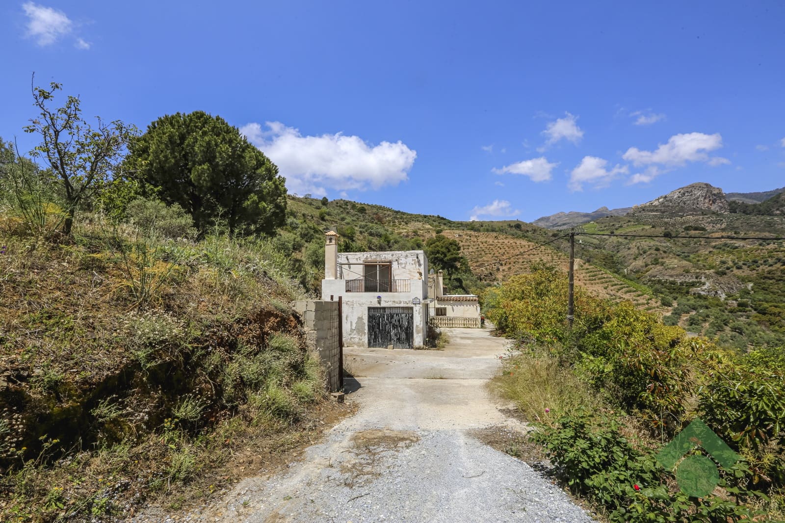 5 bedroom Finca/Country House for sale in Almunecar with garage - € 129,900 (Ref: 9830386)