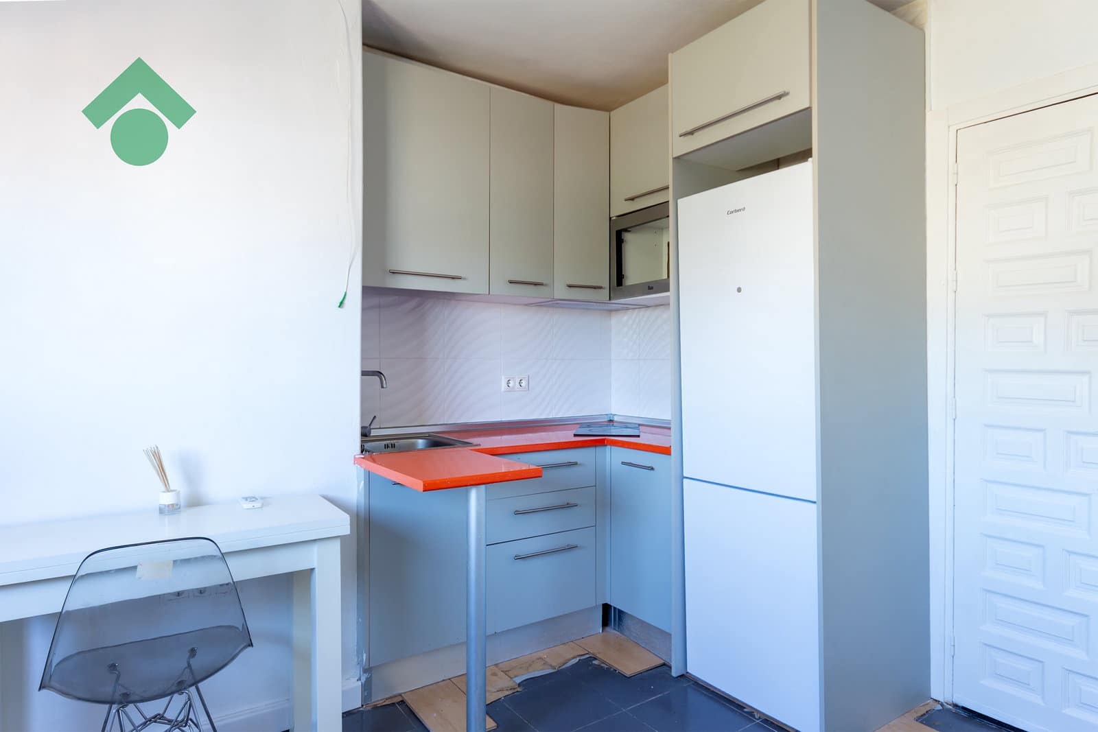 2 bedroom Apartment for sale in Almunecar with garage - € 121,900 (Ref: 9925258)