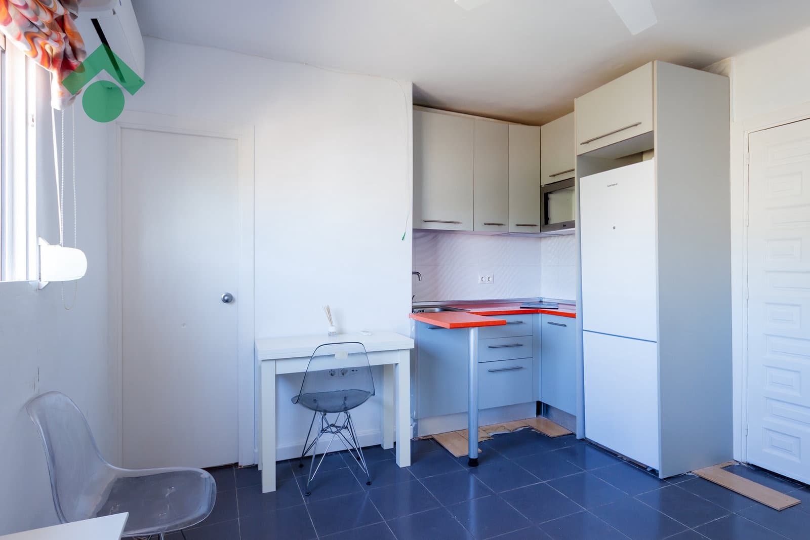 2 bedroom Apartment for sale in Almunecar with garage - € 121,900 (Ref: 9925258)