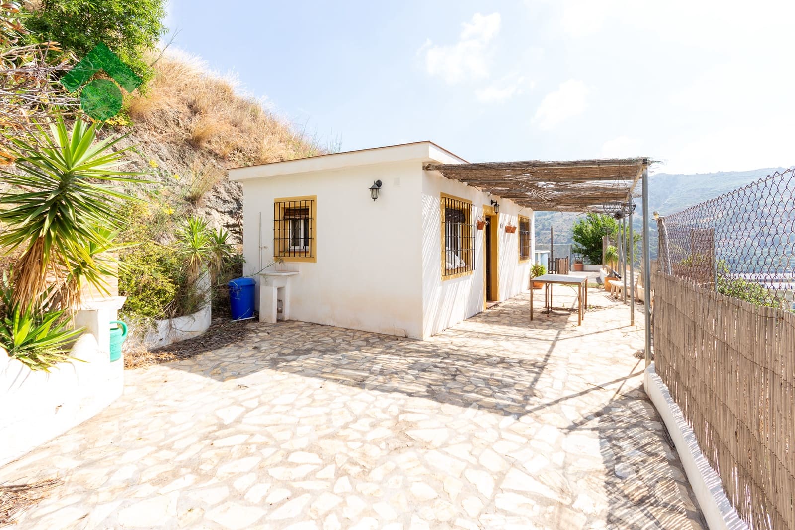 Finca/Country House for sale in Almunecar with pool garage - € 94,900 (Ref: 9925259)