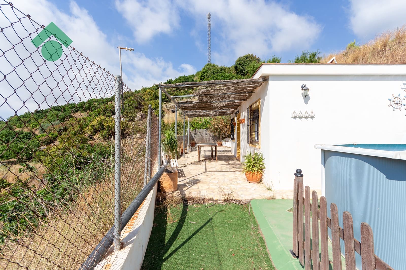 Finca/Country House for sale in Almunecar with pool garage - € 94,900 (Ref: 9925259)