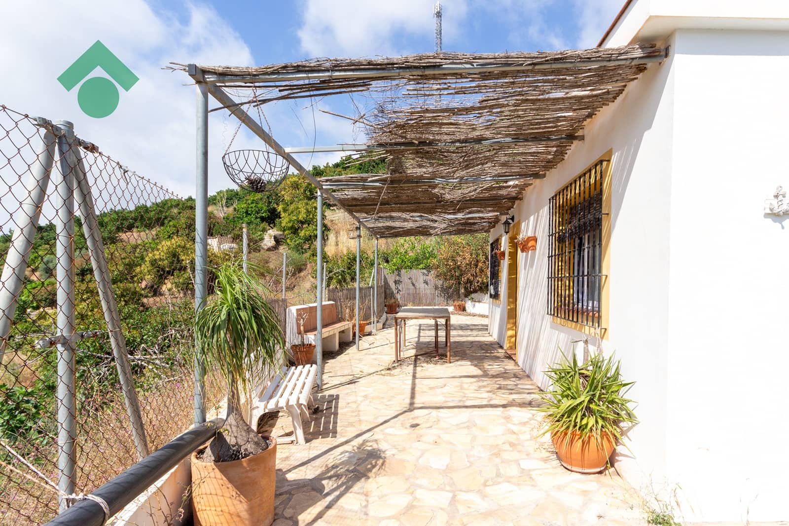 Finca/Country House for sale in Almunecar with pool garage - € 94,900 (Ref: 9925259)