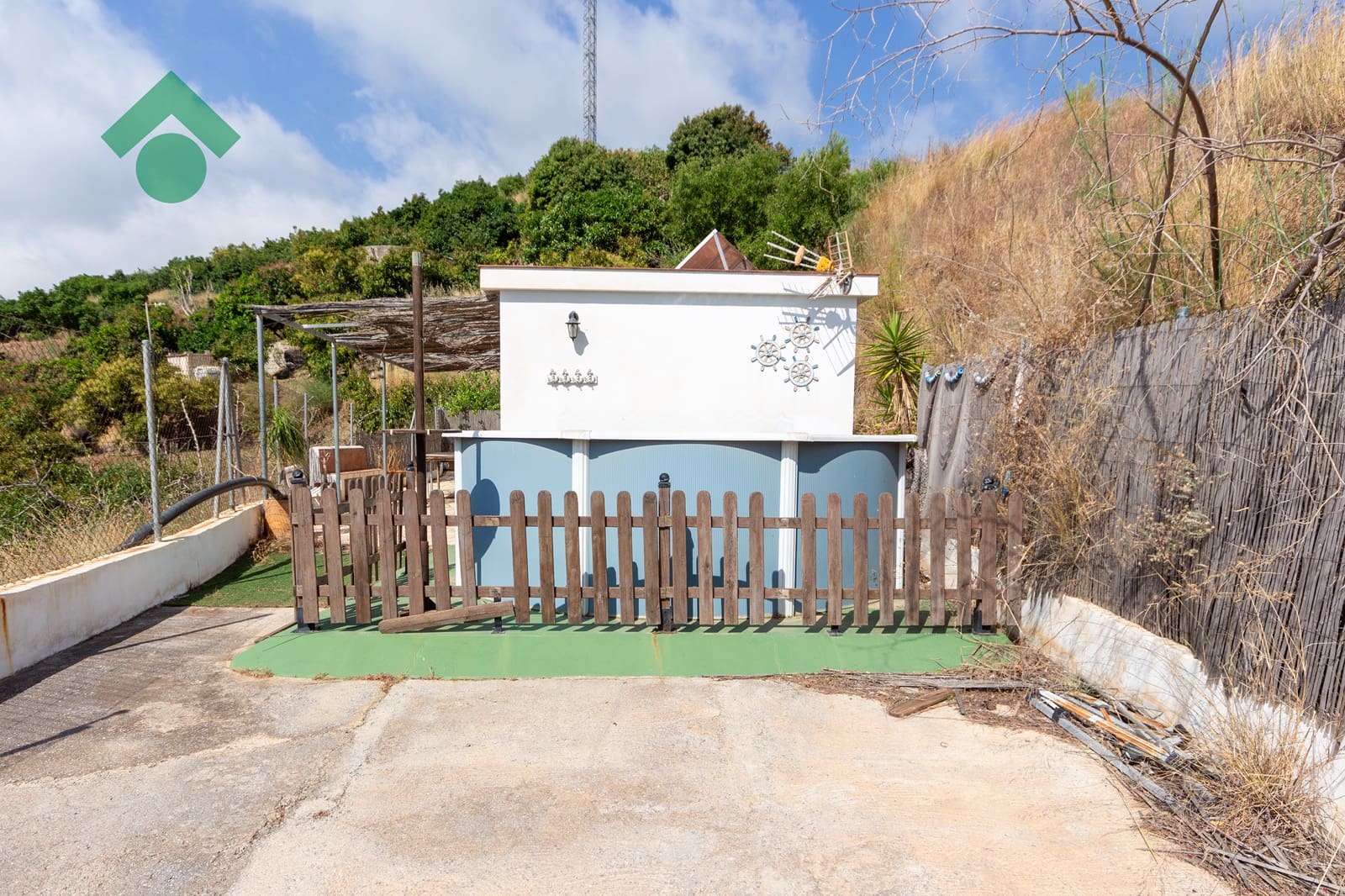 Finca/Country House for sale in Almunecar with pool garage - € 94,900 (Ref: 9925259)