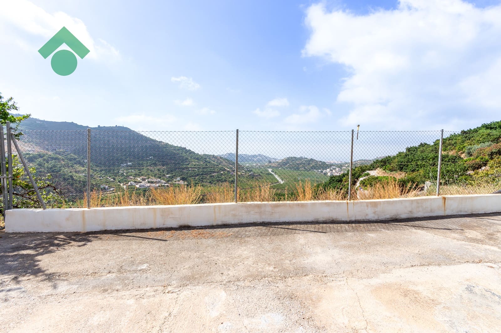 Finca/Country House for sale in Almunecar with pool garage - € 94,900 (Ref: 9925259)