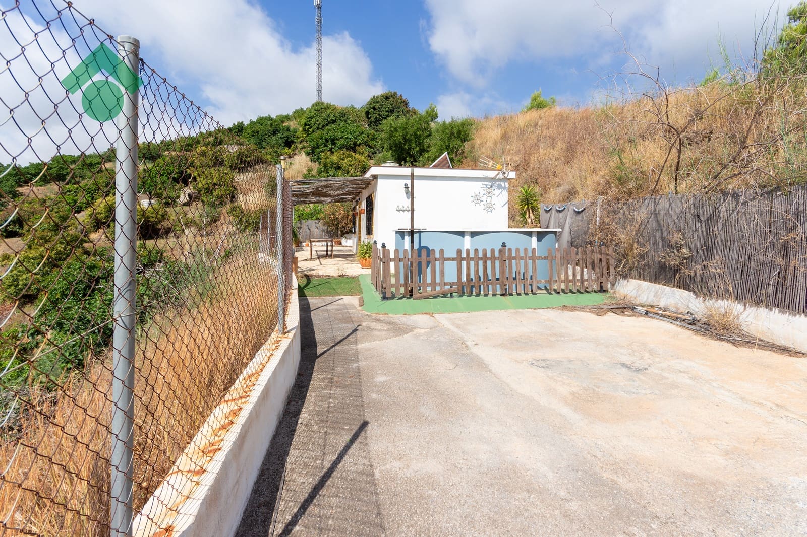 Finca/Country House for sale in Almunecar with pool garage - € 94,900 (Ref: 9925259)