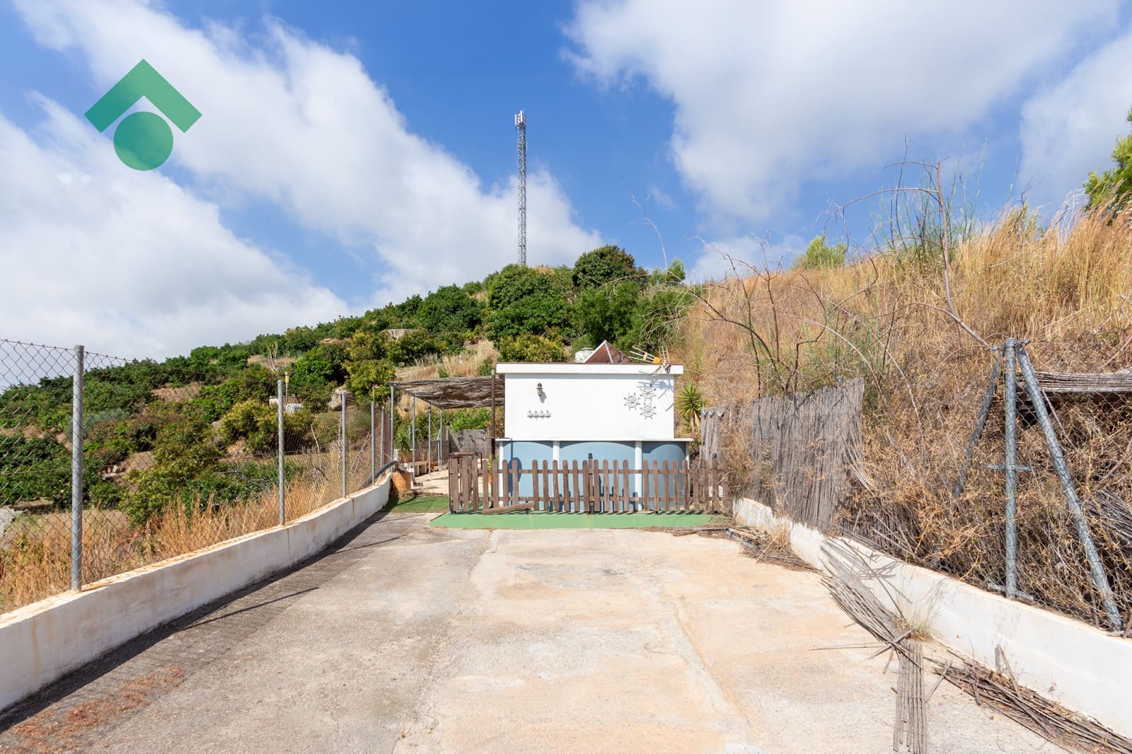 Finca/Country House for sale in Almunecar with pool garage - € 94,900 (Ref: 9925259)