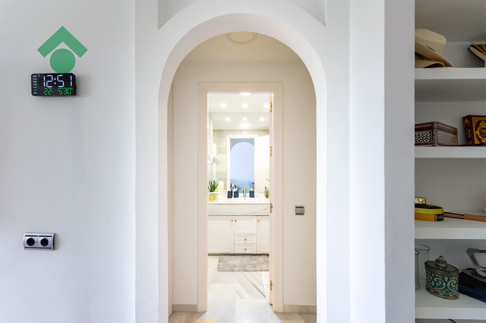 2 bedroom Apartment for sale in Almunecar - € 330,000 (Ref: 9926482)